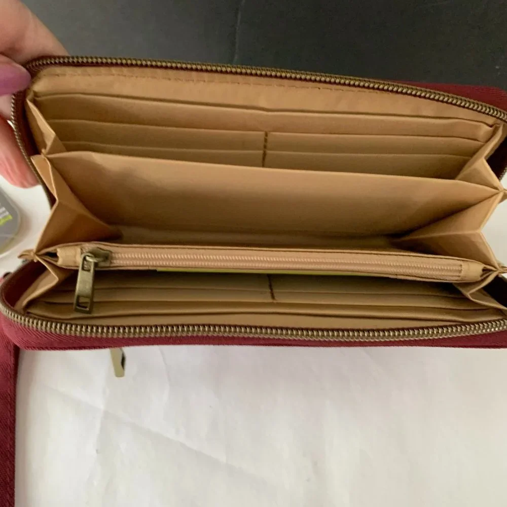 Travelon RFID Burgundy Blocking Zip Around Wallet Credit Card Safety 4x7.5” New - Picture 4 of 8